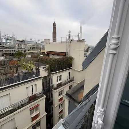 Sur Les Toits De Paris